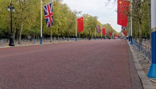 The Mall looking towards Buckingham Palace, London UK