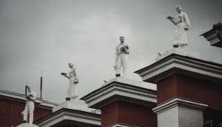 Top of a building in Nizhny Novgorod with statues