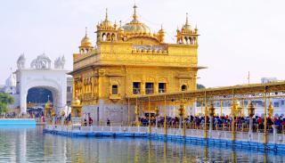 Punjab golden temple on water